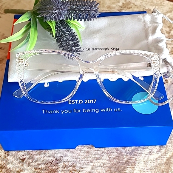 Eyeglasses Frame Measure in the Photo. New Original Package - Picture 6 of 13